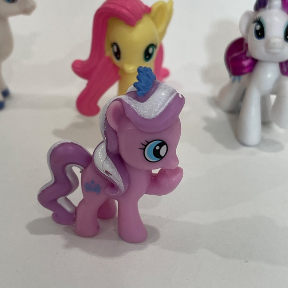 4 Preloved My Little Pony Figures - Picture 6 of 8